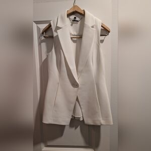 🎉SALE🎉White House Black Market White Jacket Vest